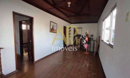 Casa à venda:5 dormitórios, sozinha no terreno no Bairro Estreito/ Canto.