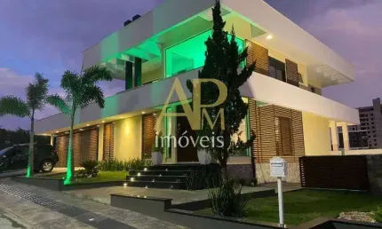 Casa nova à venda no Pedra Branca com 3 suítes e 722m de terreno.