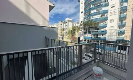 Apartamento à venda com 2 dormitórios, sendo 1 suíte - Estreito