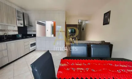 Casa à venda: 2 dorm, semimobiliada, área frente e fundos em forquilhas.