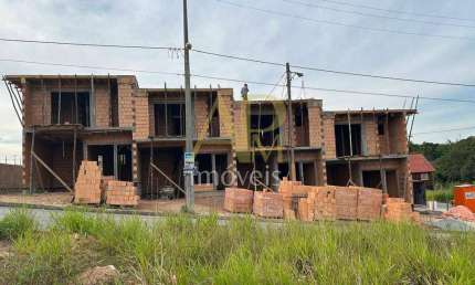 Sobrado em construção à venda na Nova São José: 2 suítes, passagem e SPA
