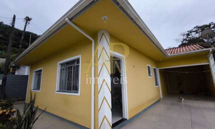 Casa à Venda sozinha no terreno: 3 dormitórios - Universitários/Biguaçu