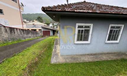 Casa à venda com 2 dormitórios, laje e sozinha no terreno - Jardim Janaina