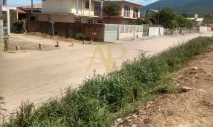 Terreno à venda com 300m² e Escritura Pública, na Praia do Pontal - Palhoça