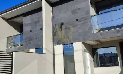 Sobrado novo à venda com 3 dormitórios (1 suíte) em forquilhas