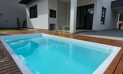 Casa térrea sozinha no terreno: 3 dorm (1 suíte) e piscina no Bosque de SJ