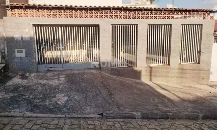 Casa com 2 quartos à venda na Rua Adão Hoffmann, 39, Vila Industrial, Campinas, 167 m2 por R$ 430.000