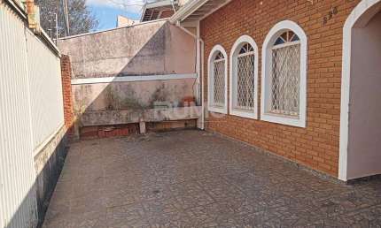 Casa com 4 quartos para alugar na Rua Monsenhor Rafael Roldan, 226., Jardim do Trevo, Campinas, 263 m2 por R$ 4.000