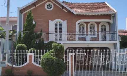 Casa com 4 quartos à venda na rua professor milton de tolosa, 153, jardim do trevo, campinas, 249 m2 por r$ 1.150.000