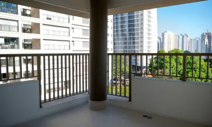 Apto com 3 suítes, 123m², 2 vagas. Torre única com lazer completo, fora da rota de avião. Últimas unidades em Moema.