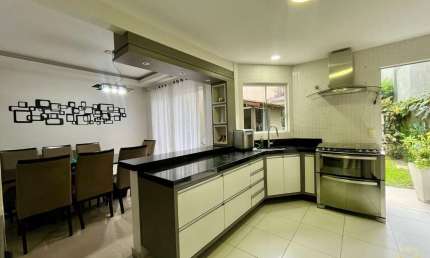 Sobrado com 3 dormitórios à venda, 235 m² por R$ 1.300.000,00 - Aristocrata - São José dos Pinhais/PR