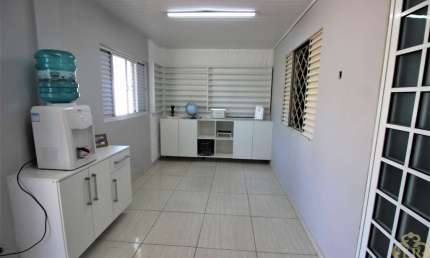 Casa com 4 quartos e 2 salas comerciais no Bairro Urano, São José dos Pinhais