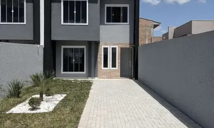 Sobrado com 3 dormitórios sendo uma suíte na fazenda rio grande