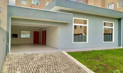 Casa 3 quartos de alto padrão com quintal a venda no Aviação