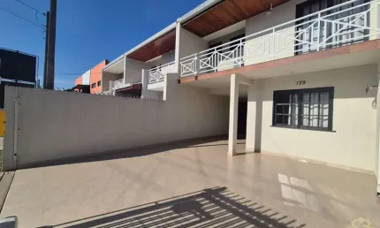 Sobrado com 3 dormitórios à venda por R$ 749.000 - São Pedro - São José dos Pinhais/PR