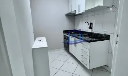 Apartamento reformado  a 5 minutos da estação de trem- km 21.