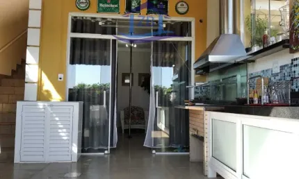 Casa incrível em Cotia  em Ótimo Condomínio - km 31 da Raposo  Tavares.