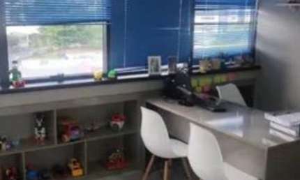 Sala comercial para venda mobiliada consultório pediátrico com dois ambientes no Centro Medico Louis Pasteur Itaigara