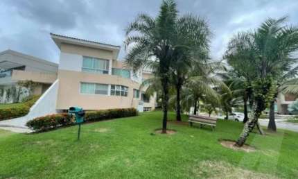 Casa solta de alto padrão para venda no Alphaville 1 com 4 suítes com piscina vaga para 4 carros