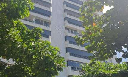 Cobertura 4 quartos vista mar na melhor localização da Pituba