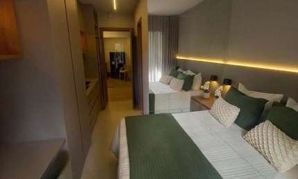 Apartamento smart quarto e sala e 2 quartos com suite vista mar pé na areia em Itapuã para venda