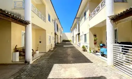Casa duplex para venda em Condomínio na Praia do Flamengo com 4 quartos e 4 suítes climatizado e 2 vagas de garagens