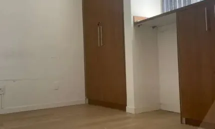 Sala comercial na Avenida Tancredo Neves no Edifício Cempre para venda