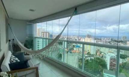 Apartamento com 2 quartos e 2 banheiros na Avenida Cardeal da Silva Celebration no Rio Vermelho para venda andar alto vista mar