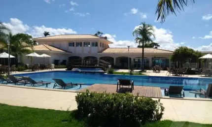 Casa em condomínio com 4 quartos e 1 suíte e 4 banheiros 2 vagas de garagens no Vog Vile Lauro de freitas ao lado da Faculdade Unime