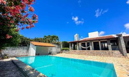 Casa solta com 3 quartos e 1 suíte garagem com piscina privativa em condomínio fechado em Lauro de Freitas para venda