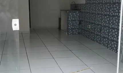 Salão comercial no eloy chaves rua principal da escola e laboratório/biológico/dentistas e lojas