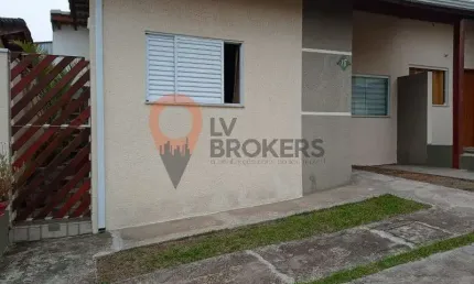 Casa em Condomínio de Luxo à Venda em Suzano-SP no Jardim Casa Branca: 2 quartos, 2 salas, 2 banheiros, 2 vagas de garagem.