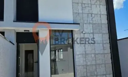 Maravilhosa casa à venda em mogi das cruzes-sp, bairro braz cubas: 3 quartos, 1 suíte, 2 salas, 2 banheiros, 2 vagas de garagem, 100m².