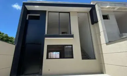 Sobrado a venda em Mogi das Cruzes, sala ampla, 3 quartos 1 suites amplo quintal