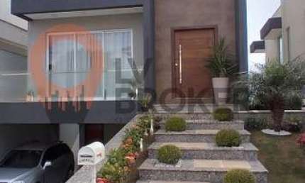 Casa em condomínio de luxo com 3 quartos, 3 suítes e 300m² em Mogi das Cruzes-SP - Arua Brisas.