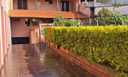 Casa à venda em Suzano-SP, Jardim Casa Branca: 3 quartos, 1 suíte, 2 salas, 3 banheiros, 12 vagas de garagem, 210m²!