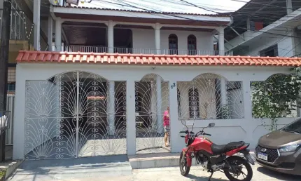 Casa com 4 quartos à venda na Rua Cássio Dantas, 13, Petrópolis, Manaus