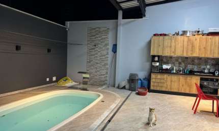 LINDA CASA COM PISCINA E ESPAÇO GOLMET E OS MODULADOS