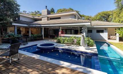 Casa Contemporânea De Padrão Sofisticado, em terreno de 2257m²,  em Condomínio Fechado no Campestre