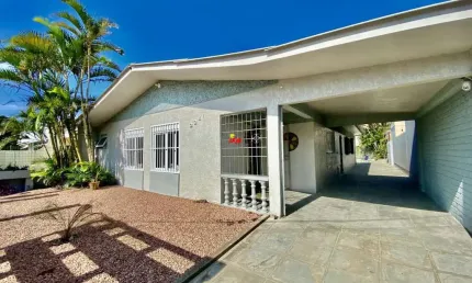 Casa com 6 quartos à venda na Zona Nova, Tramandaí 