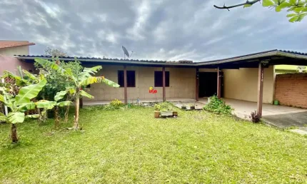 Casa de 03 dormitórios próximo a plataforma de Tramandaí, no bairro Zona Nova!