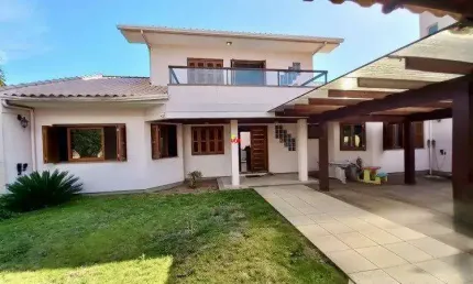 Luxuoso imóvel com pisicna aquecida e espaço gourmet no centro da cidade