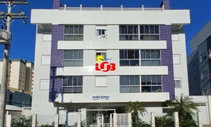 Apartamento bem localizado no centro, com 2 dormitórios!