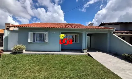 Casa com piscina e anexo em ótima localização no centro de Imbé-RS!