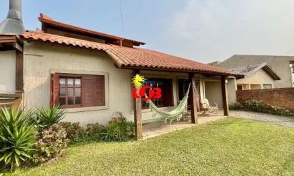 Casa de 03 dormitórios em Tramandaí, Jardim Atlântico!