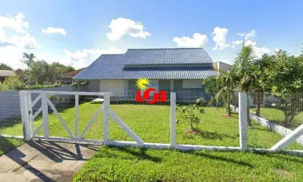 Casa com laje, 2 quartos, na Zona Nova em Tramandaí
