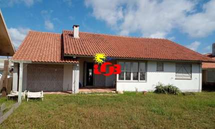 Linda casa à beira mar, com 2 terrenos no Balneário Nordeste!