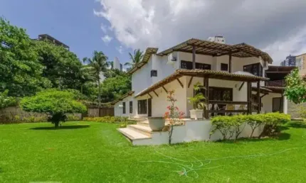 Casa em condomínio fechado com 4 quartos para alugar no Federação, Salvador 
