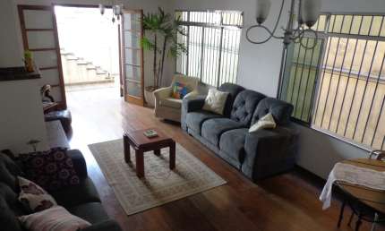 Oportunidade Imperdível: Amplo Sobrado com Vista Panorâmica!