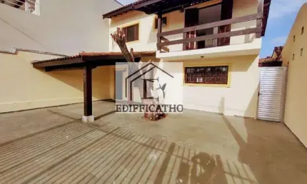 Sobrado para Locação em Pindamonhangaba, Vila Rica, 3 dormitórios, 1 suíte, 2 banheiros, 3 vagas